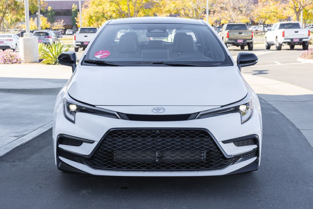2025 Toyota Corolla SE photo 3