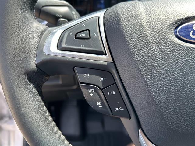 2017 Ford Edge Titanium photo 29