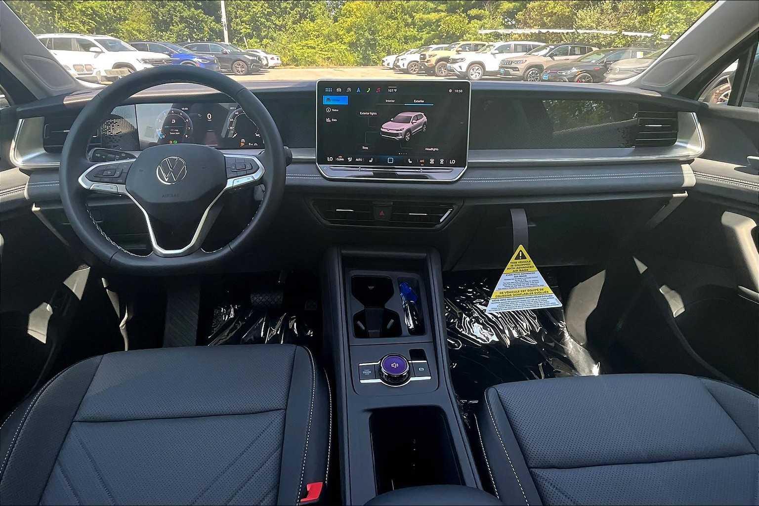 2025 Volkswagen Tiguan SE photo 11