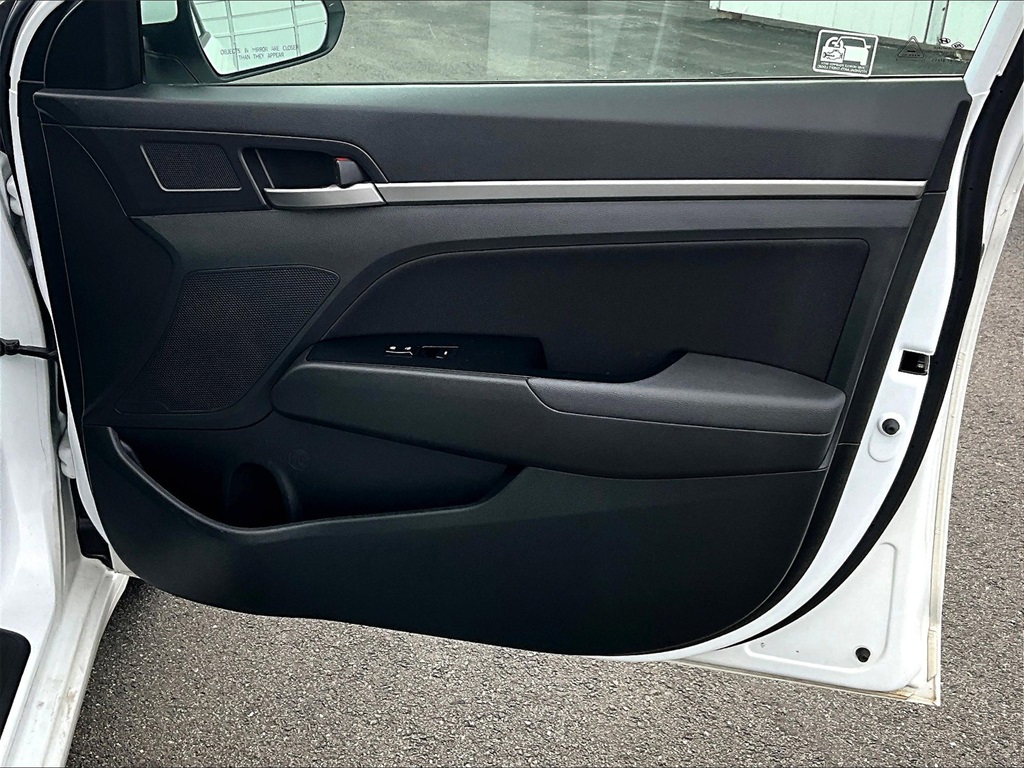2018 Hyundai Elantra SEL photo 9