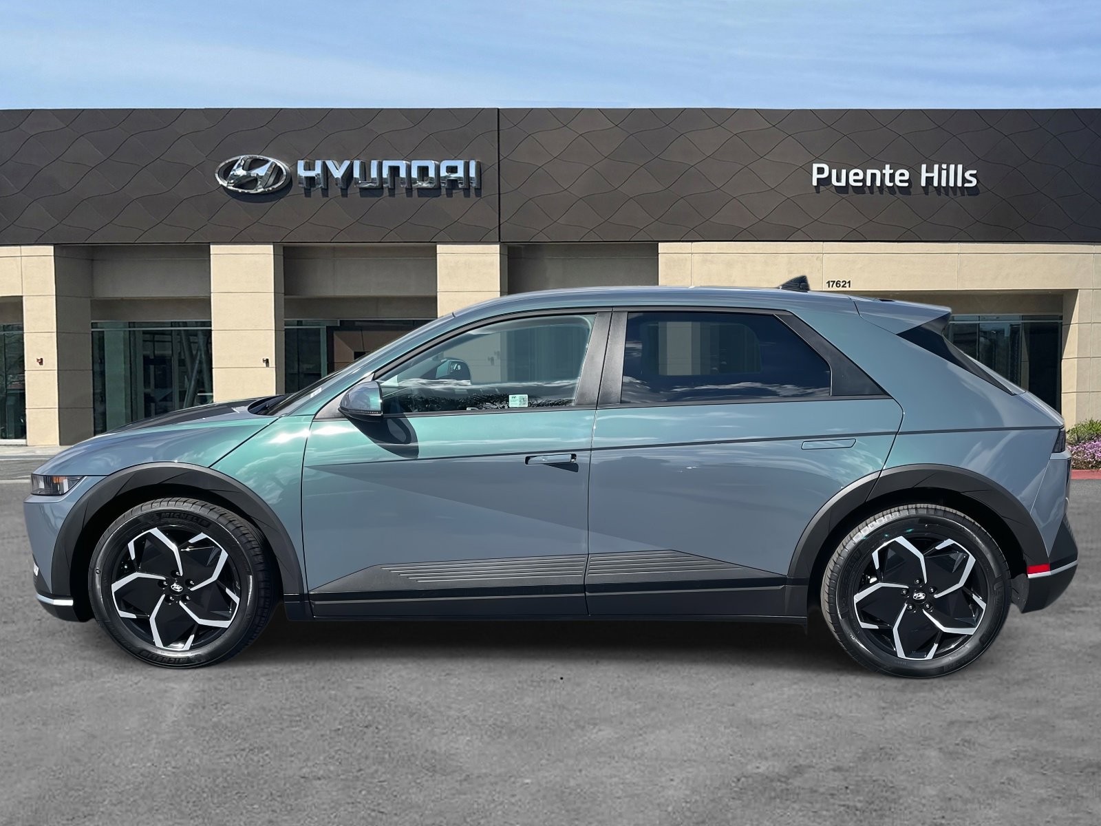 2024 Hyundai Ioniq 5 SEL photo 3