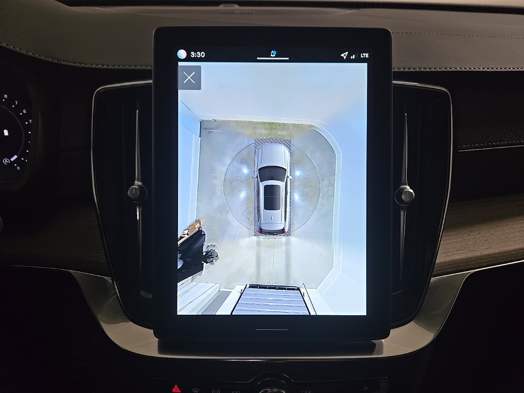 2026 Volvo XC90 Plus photo 21