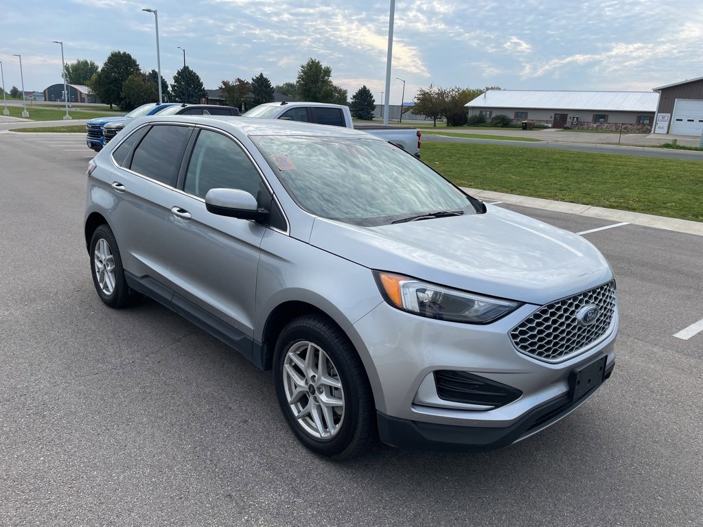 2024 Ford Edge SEL photo 16