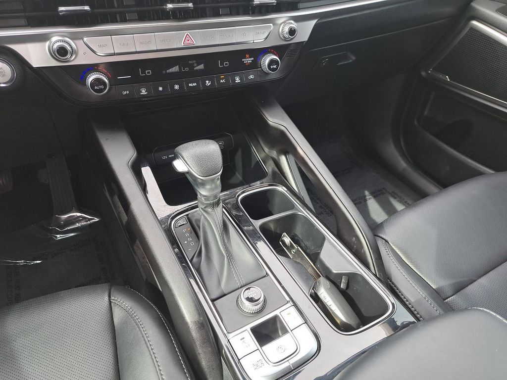 2024 Kia Telluride LX photo 16