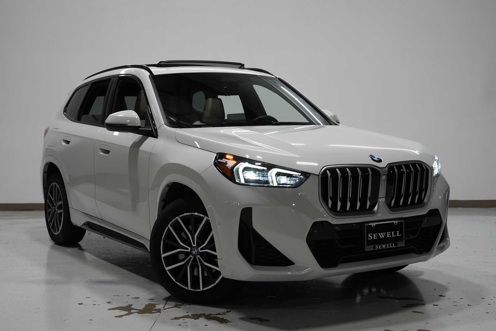 2025 Bmw X1 XDrive28i photo 2