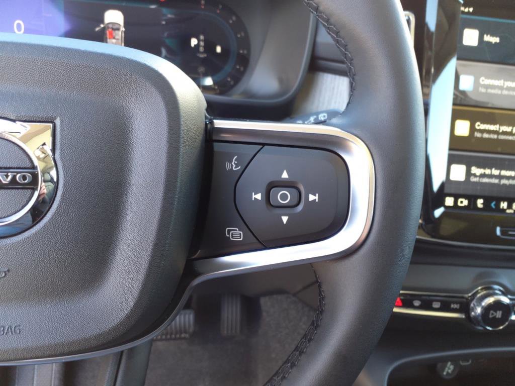 2025 Volvo XC40 Core photo 15