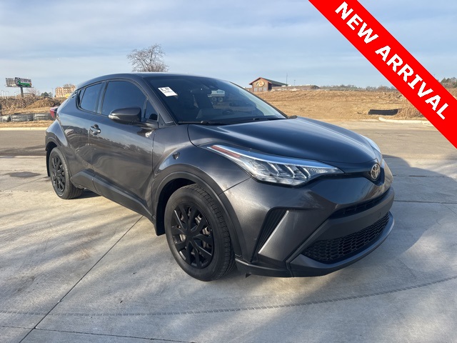 2021 Toyota C-HR LE's photo