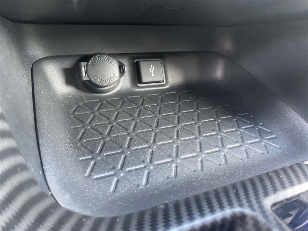 2022 Toyota RAV4 XLE photo 21
