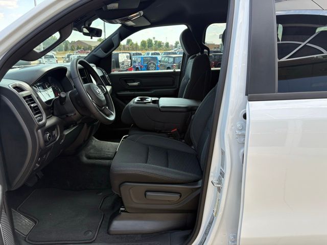 2025 Ram 1500 Tradesman photo 8
