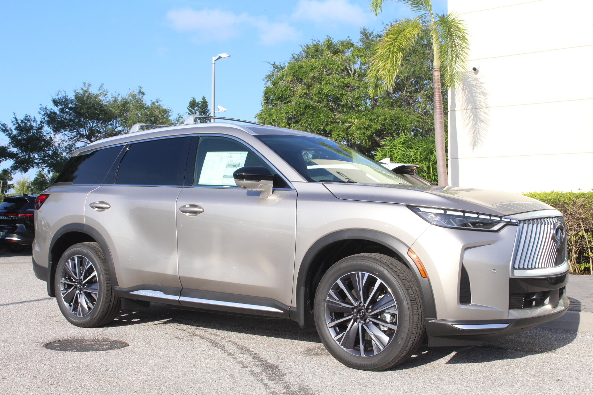 2026 Infiniti QX60 Luxe photo 6