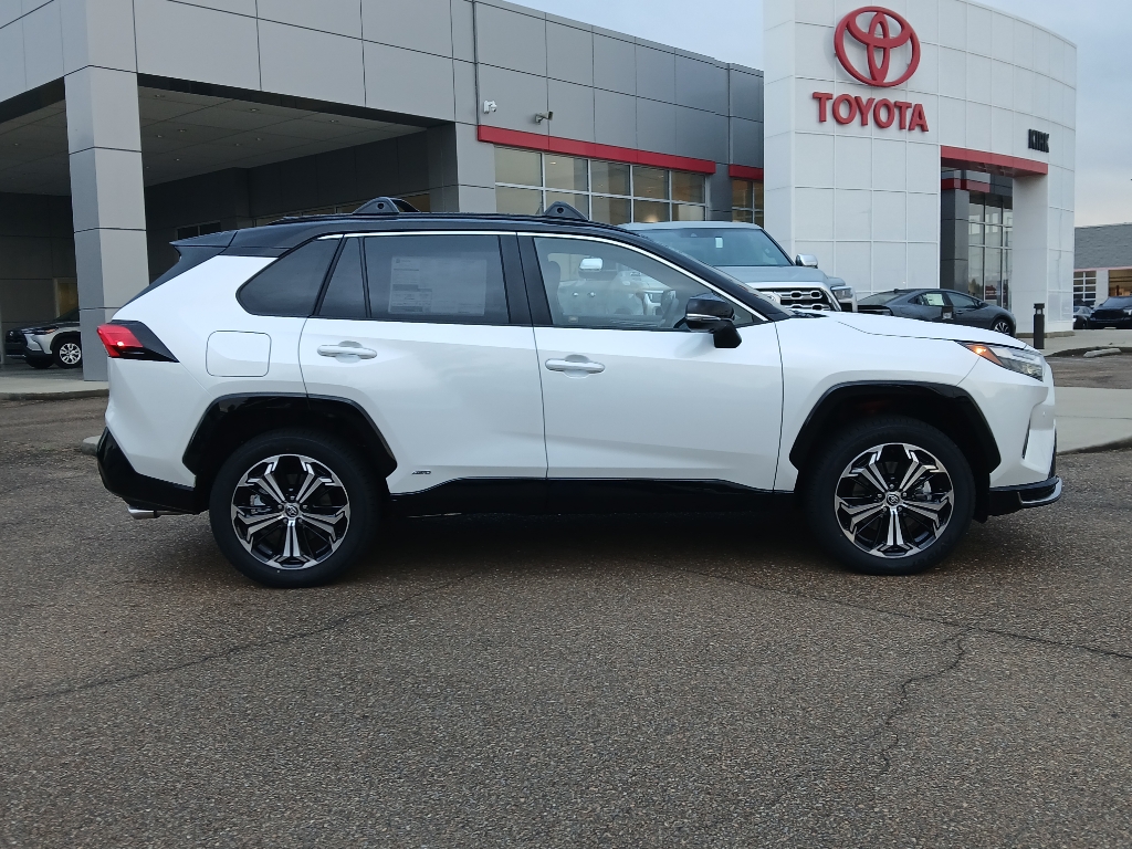 2025 Toyota RAV4 XSE's photo