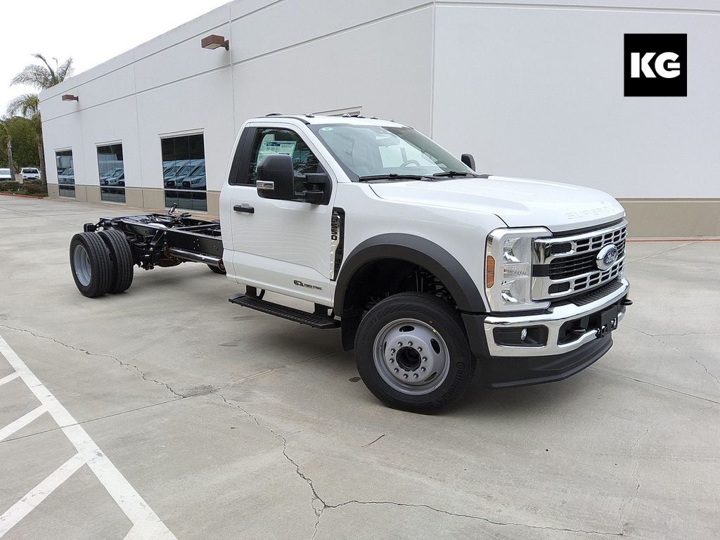 2025 Ford F-550 Super Duty Chassis Cab XL's photo
