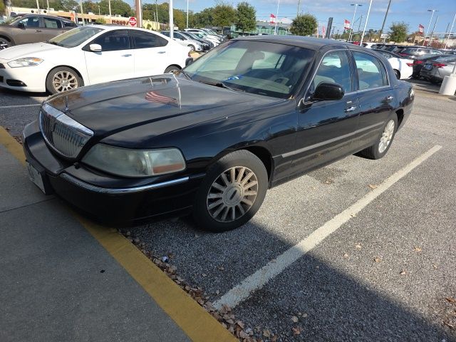 2005 Lincoln Town Car Signature's photo