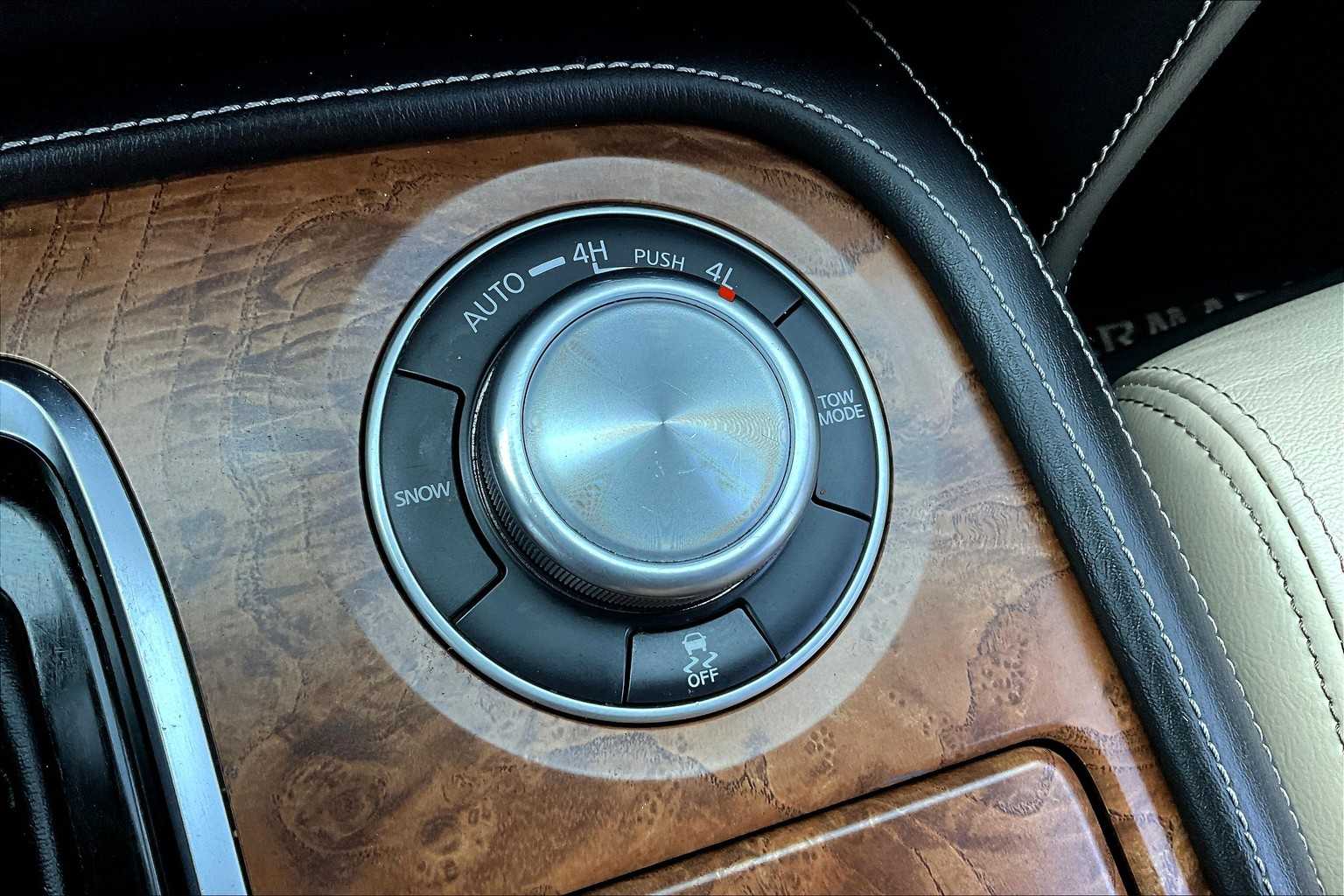 2023 Nissan Armada SL photo 34