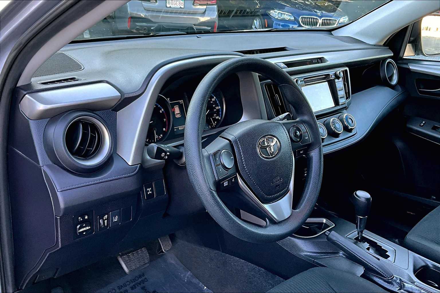2017 Toyota RAV4 LE photo 15