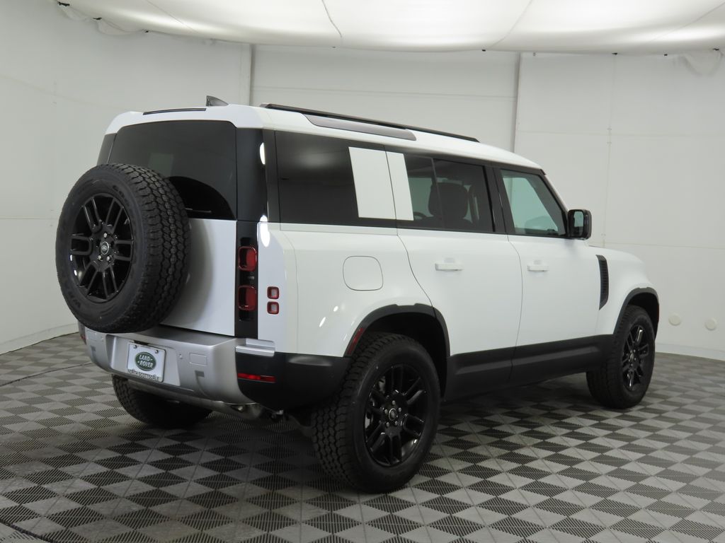 2025 Land Rover Defender 110 S photo 5