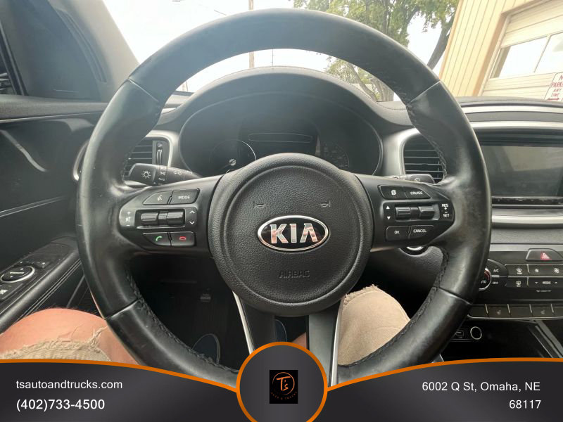 2017 Kia Sorento LX photo 9