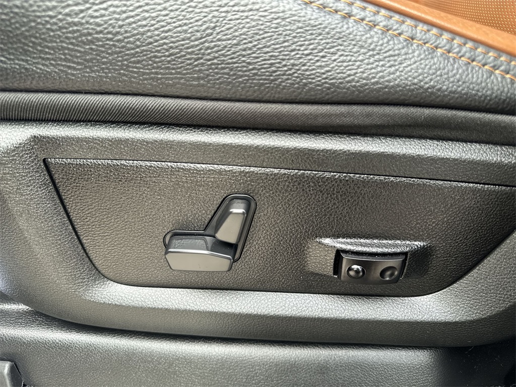 2023 Ram 3500 Laramie Longhorn photo 18