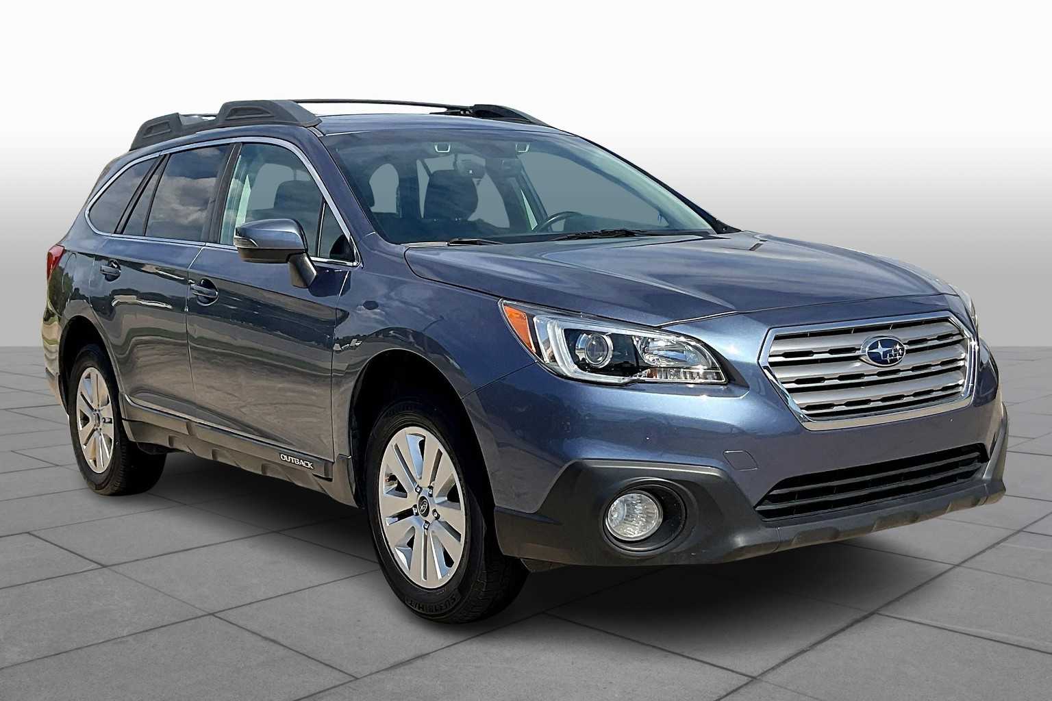 2017 Subaru Outback Premium photo 2