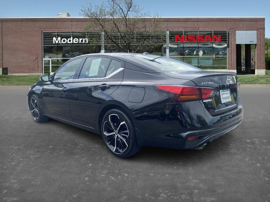 2024 Nissan Altima 2.5 SR photo 2