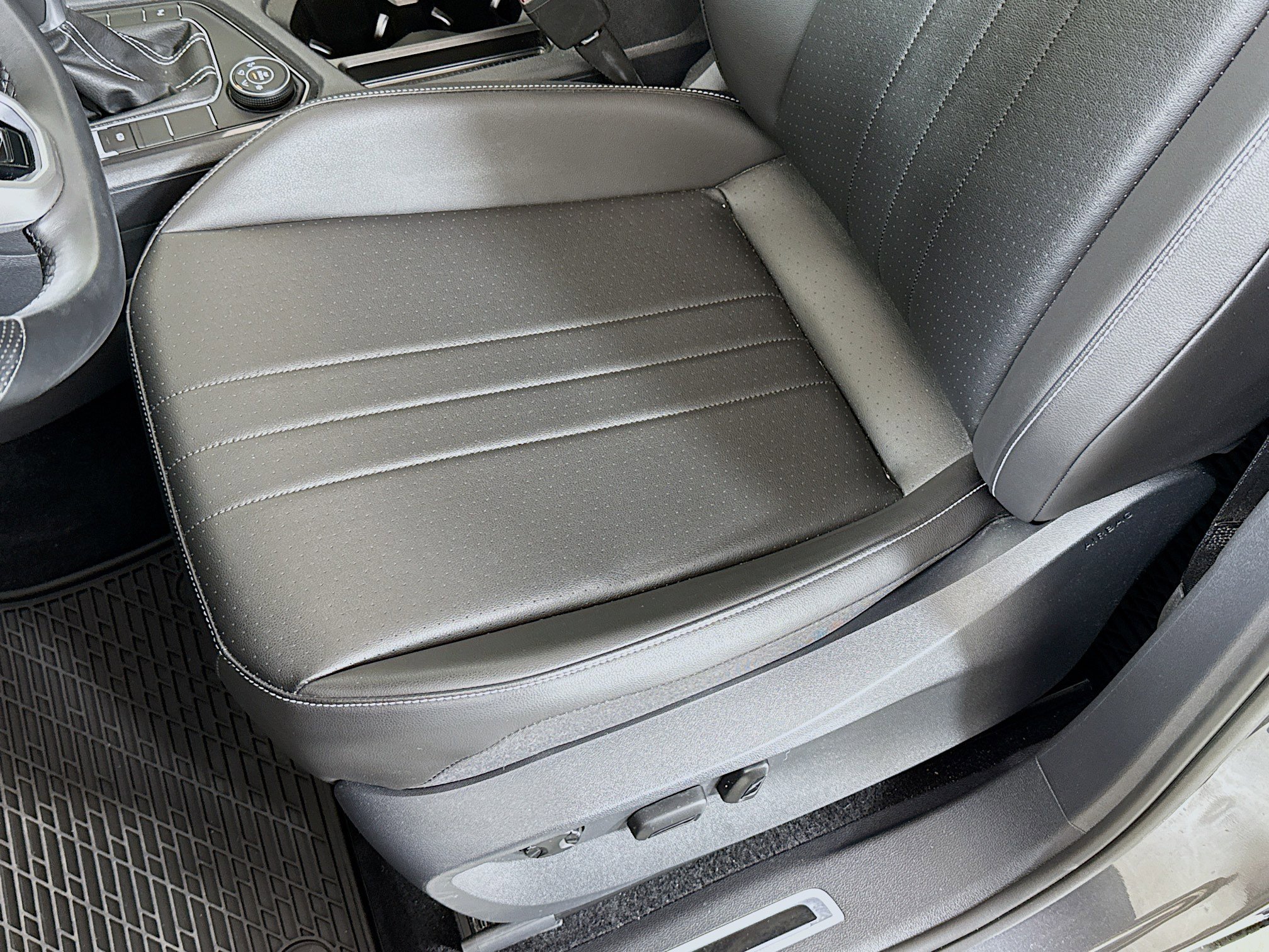 2022 Volkswagen Tiguan SE R-Line Black photo 19