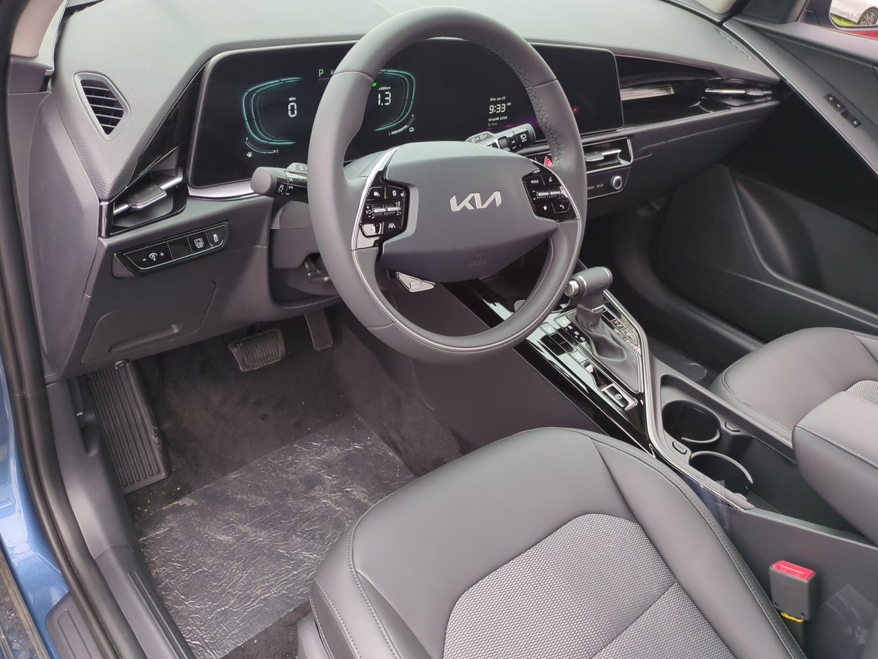 2025 Kia Niro EX photo 9