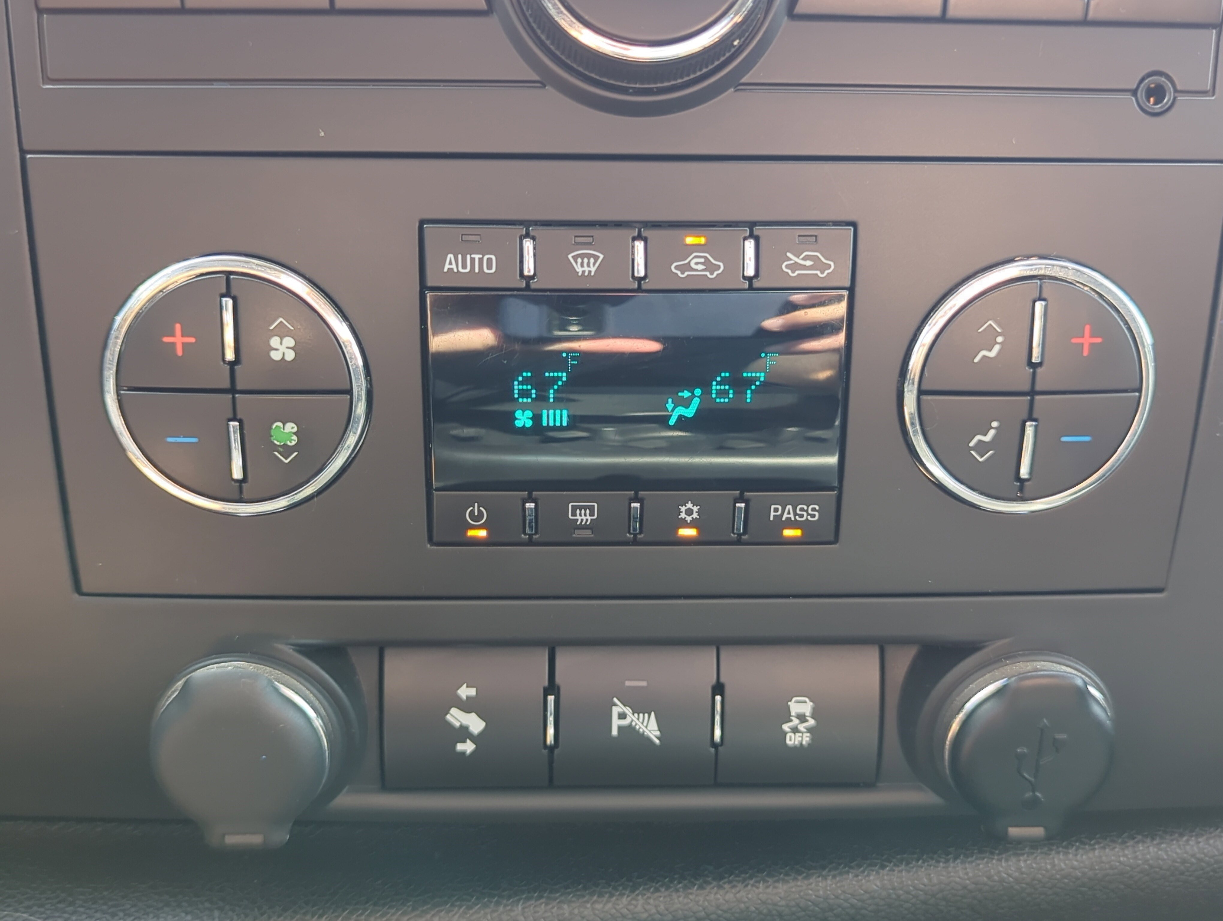 2012 Chevrolet Silverado 2500HD LT photo 8
