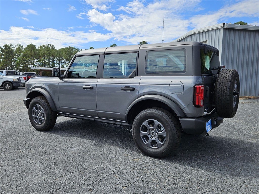 2025 Ford Bronco Base photo 9
