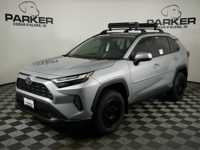 2025 Toyota RAV4 XLE's photo