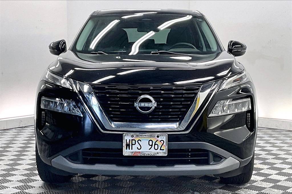2022 Nissan Rogue SV photo 2