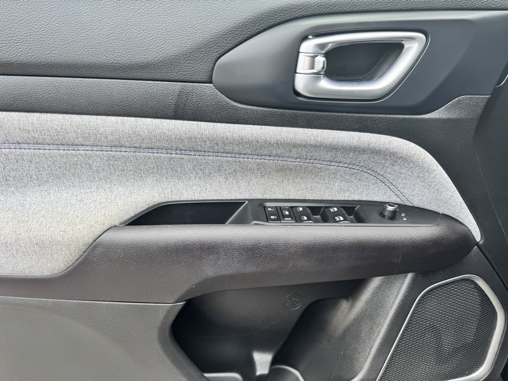 2023 Jeep Compass Sport photo 13
