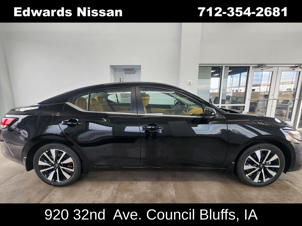 2025 Nissan Sentra SV's photo