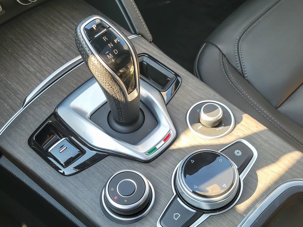 2023 Alfa Romeo Stelvio Ti photo 16