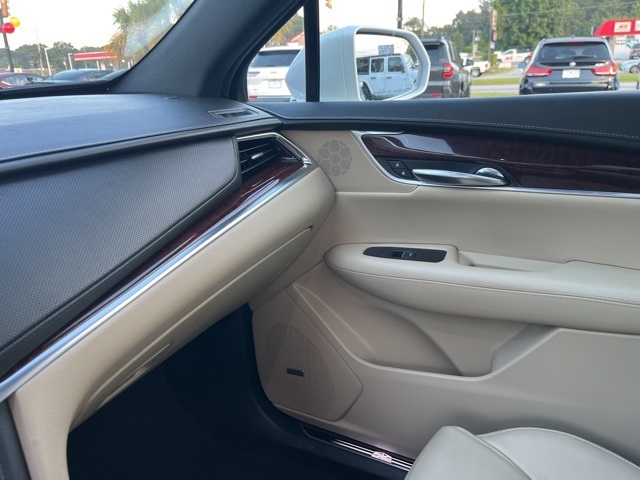 2017 Cadillac XT5 Luxury photo 28