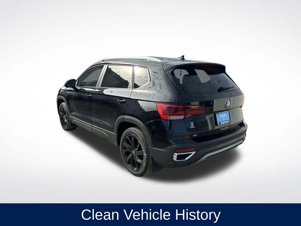 2023 Volkswagen Taos SE photo 2