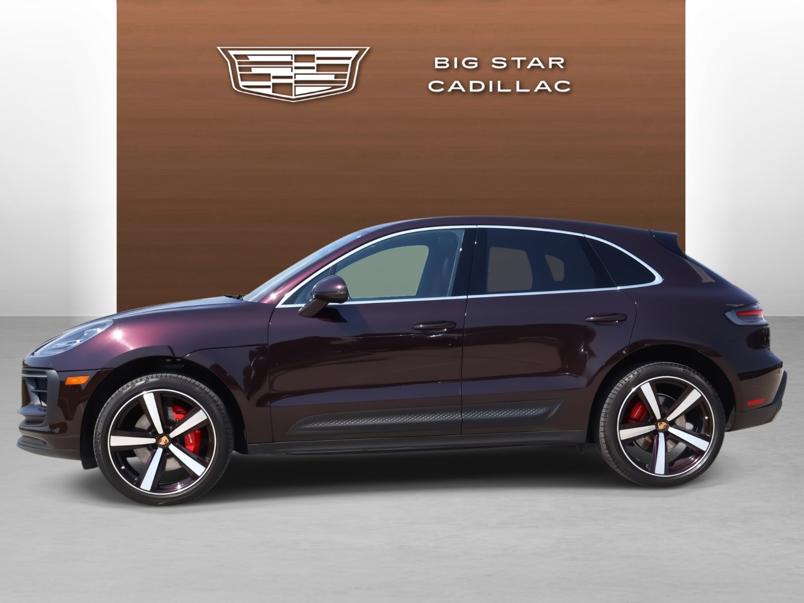2023 Porsche Macan S photo 2
