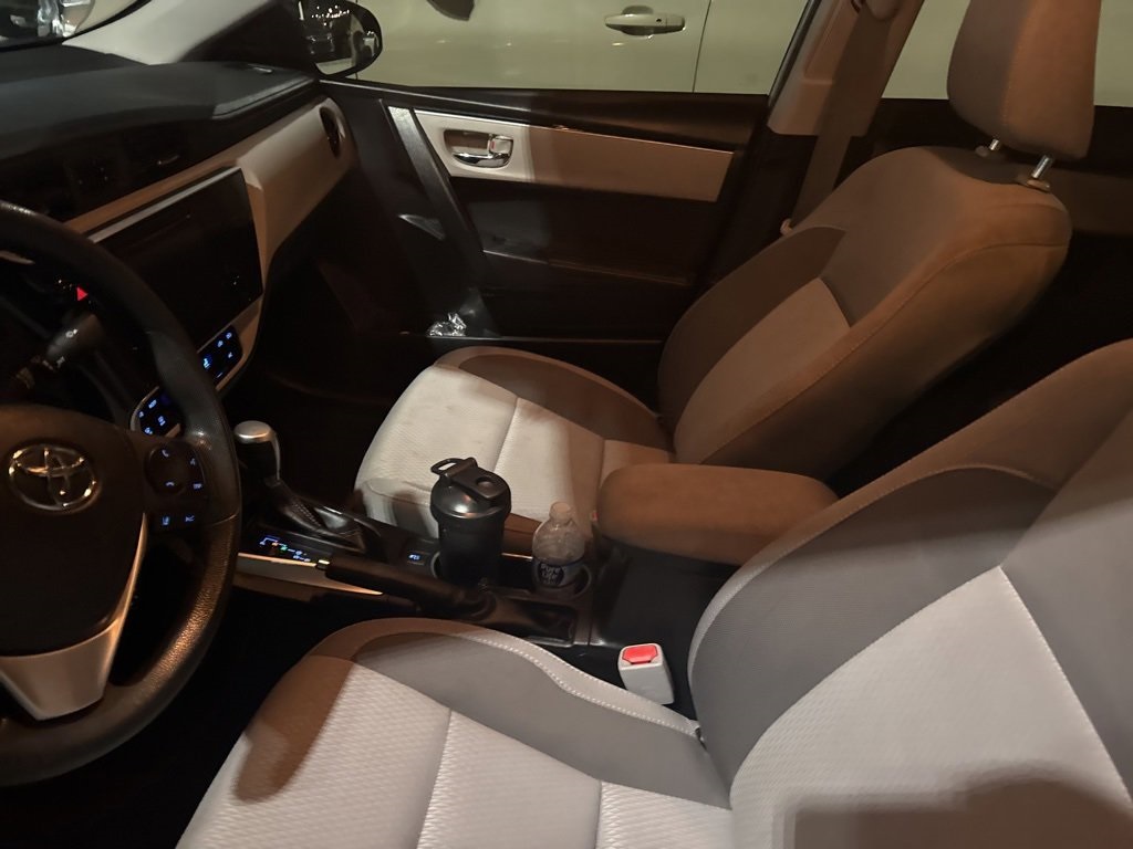 2019 Toyota Corolla LE photo 3