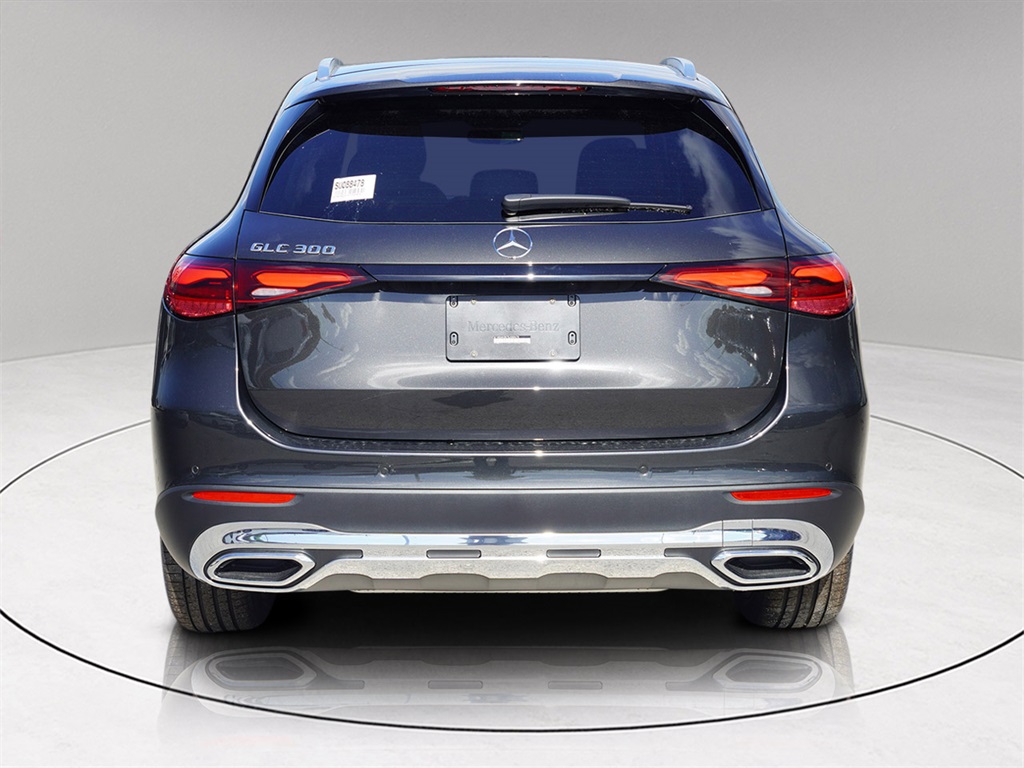 2025 Mercedes Benz GLC 300 photo 5