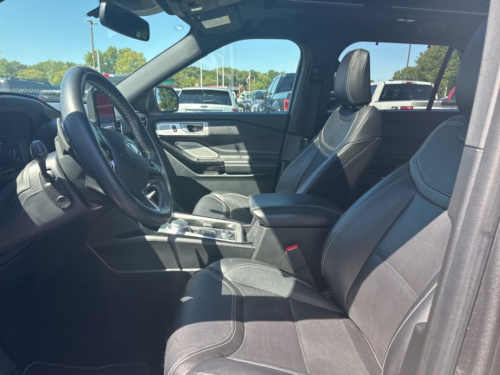 2023 Ford Explorer ST photo 8
