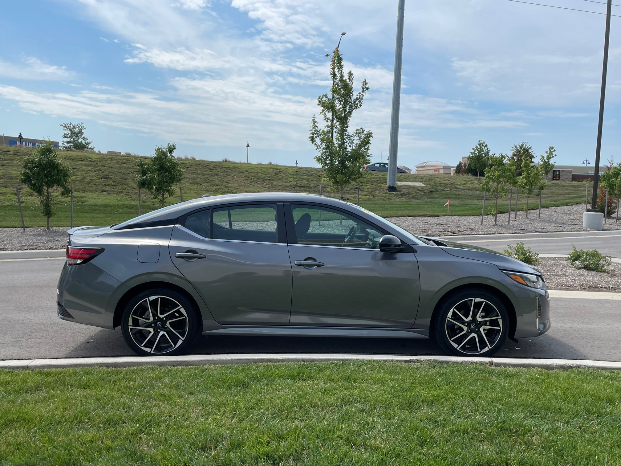2024 Nissan Sentra SR photo 11