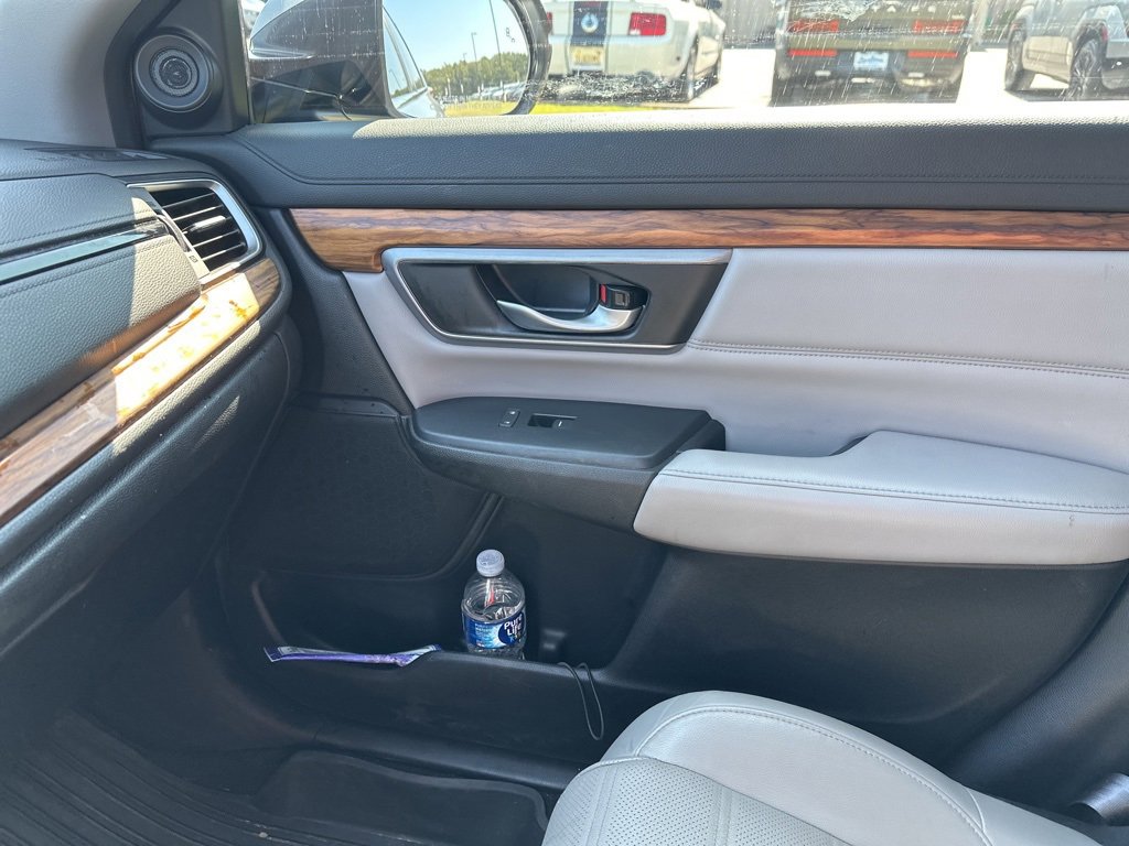 2017 Honda CR-V Touring photo 21
