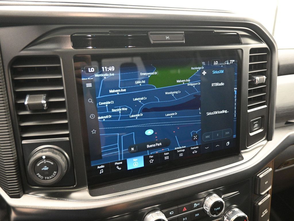 2025 Ford F-150 Lariat photo 13