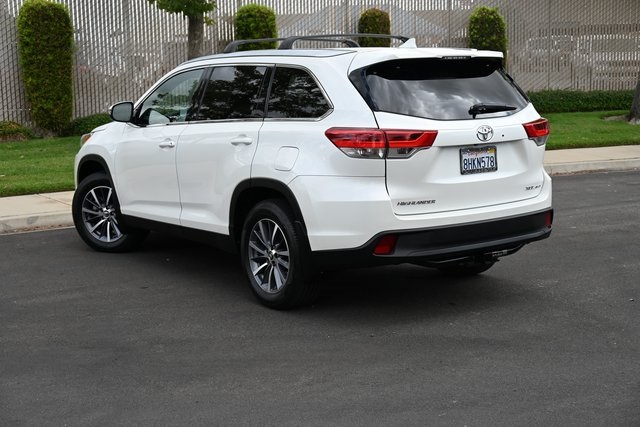 2019 Toyota Highlander XLE photo 3