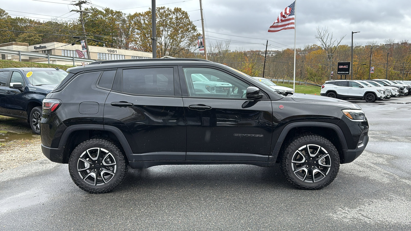 2024 Jeep Compass Trailhawk photo 3