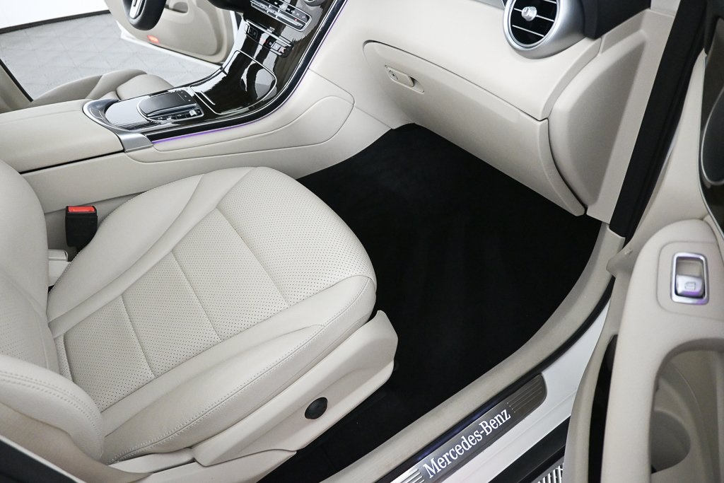 2022 Mercedes Benz GLC 300 photo 21