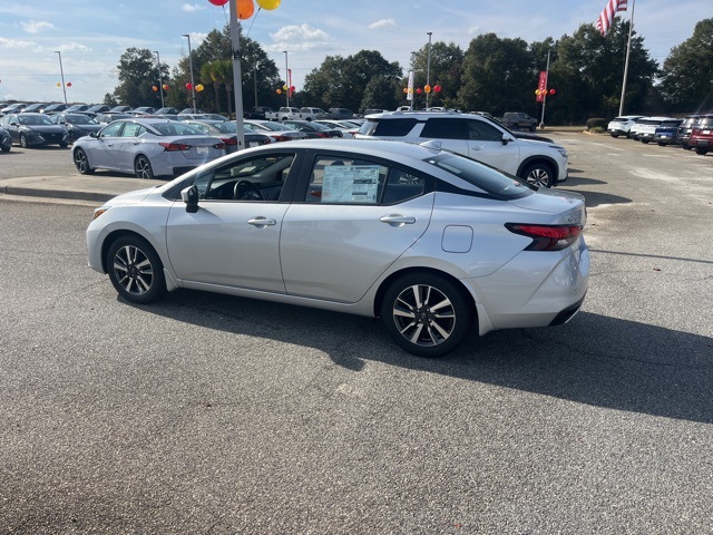 2025 Nissan Versa SV photo 4