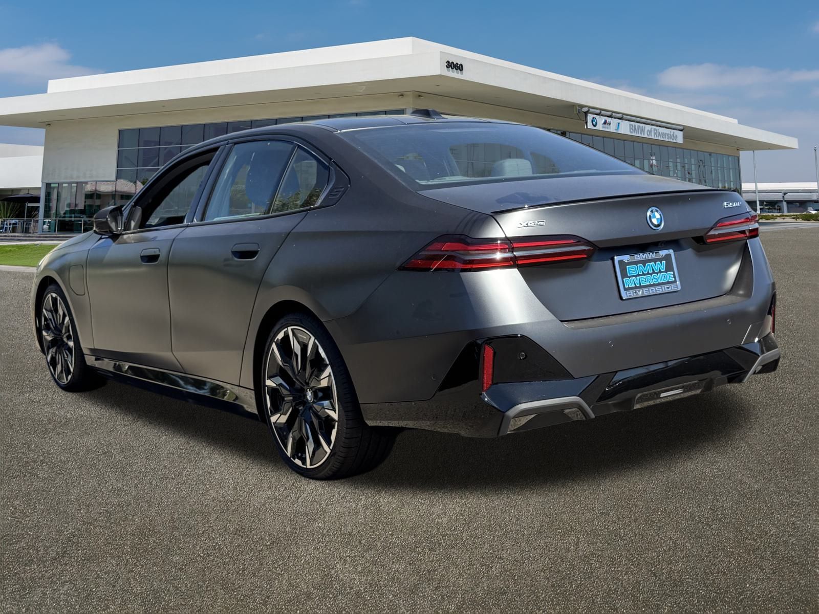 2026 Bmw 550e xDrive photo 6