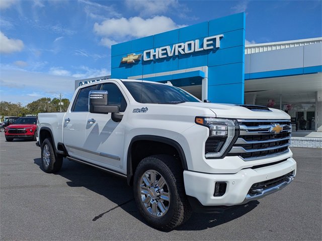 2026 Chevrolet Silverado High Country photo 2