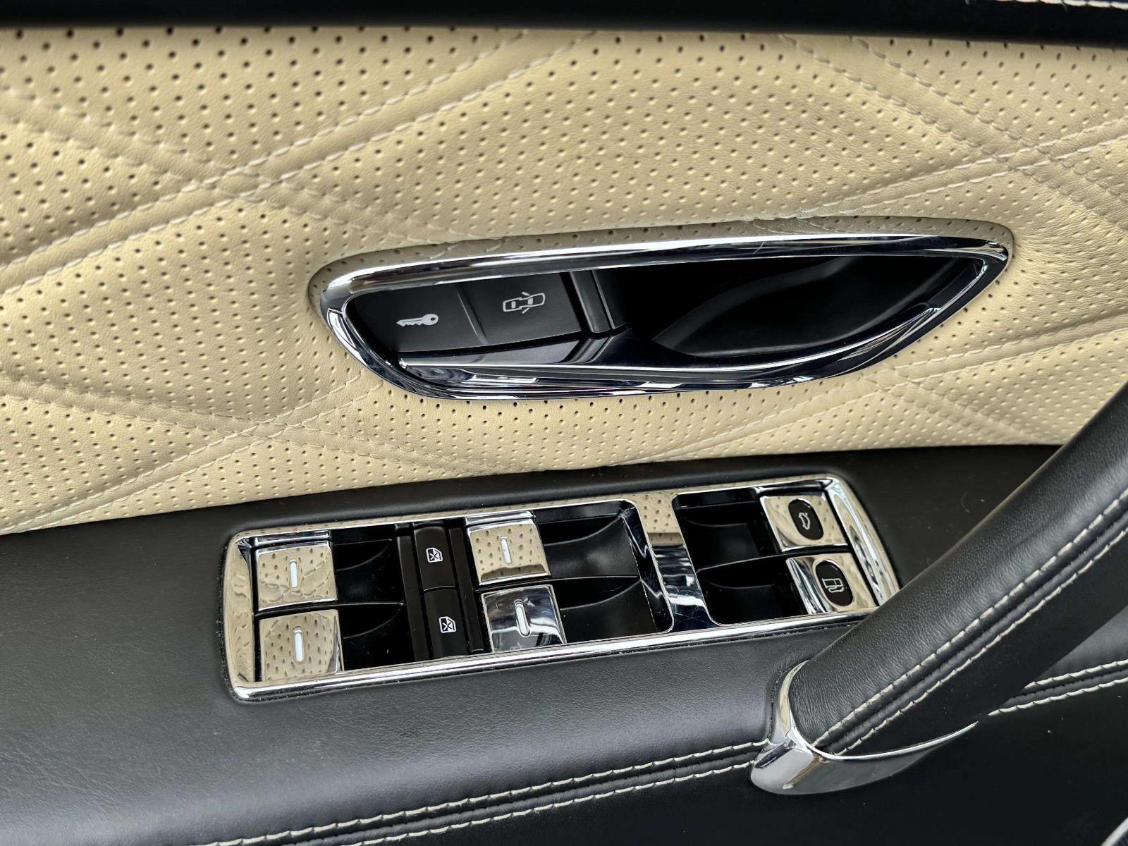 2014 Bentley Flying Spur Base photo 16