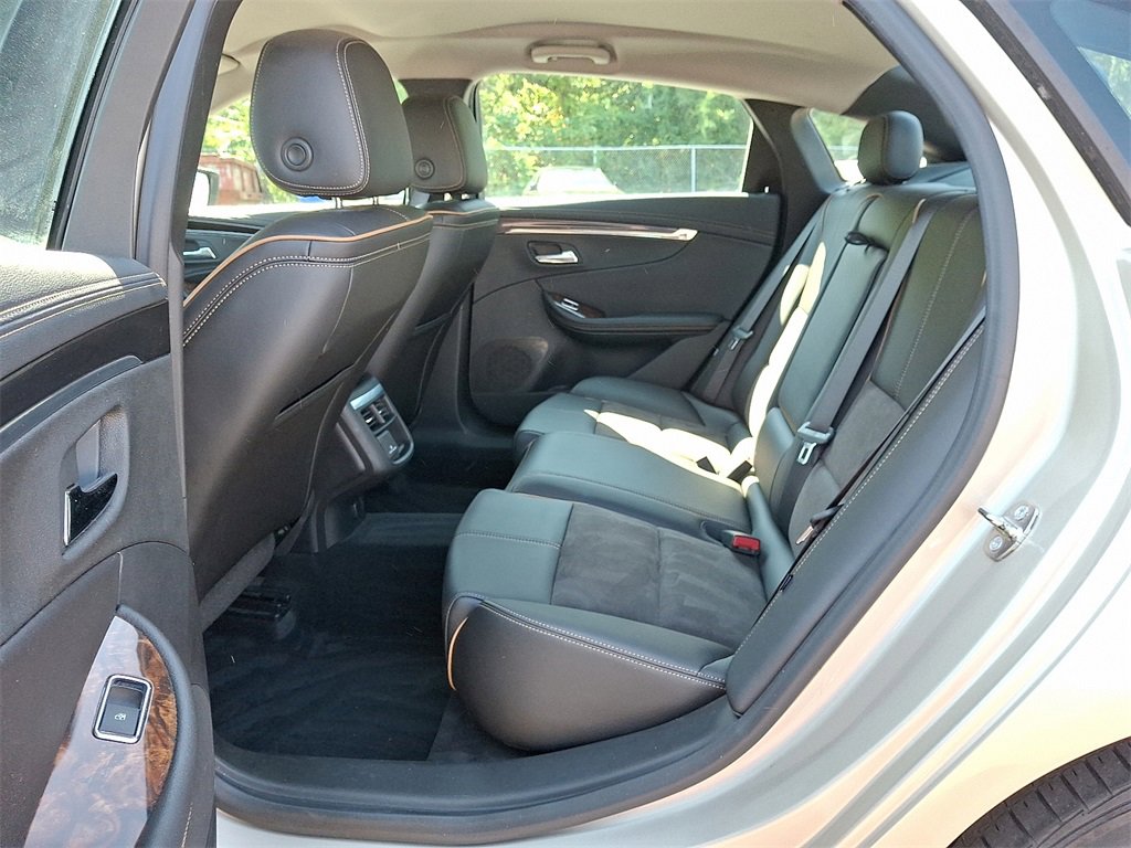 2015 Chevrolet Impala photo 11